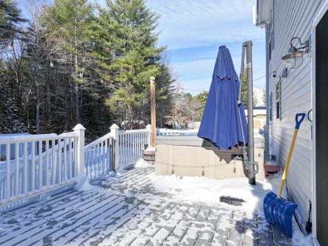 9 Willow Circle Lisbon ME 04250