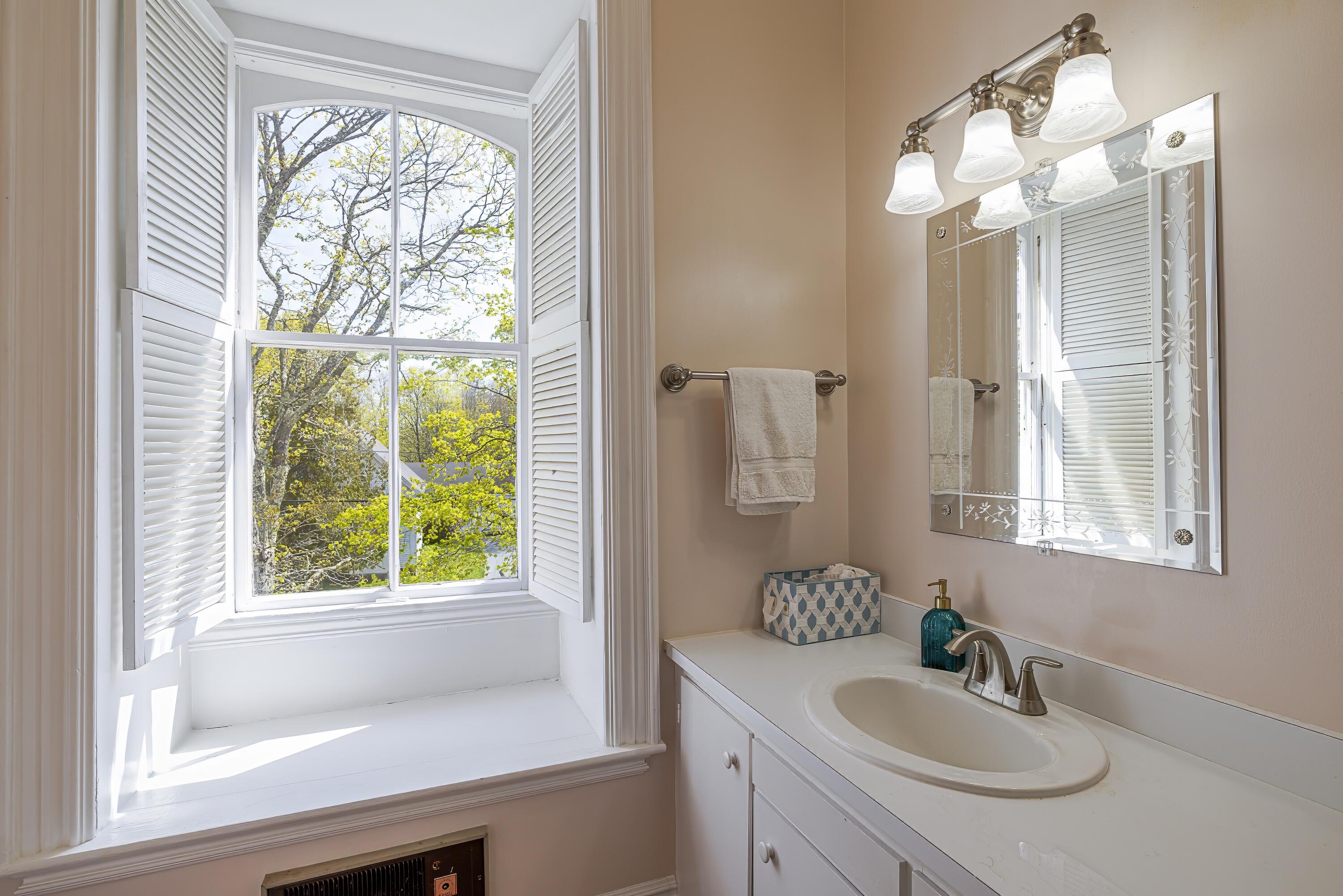 19 Naskeag Point Road Brooklin ME 04616