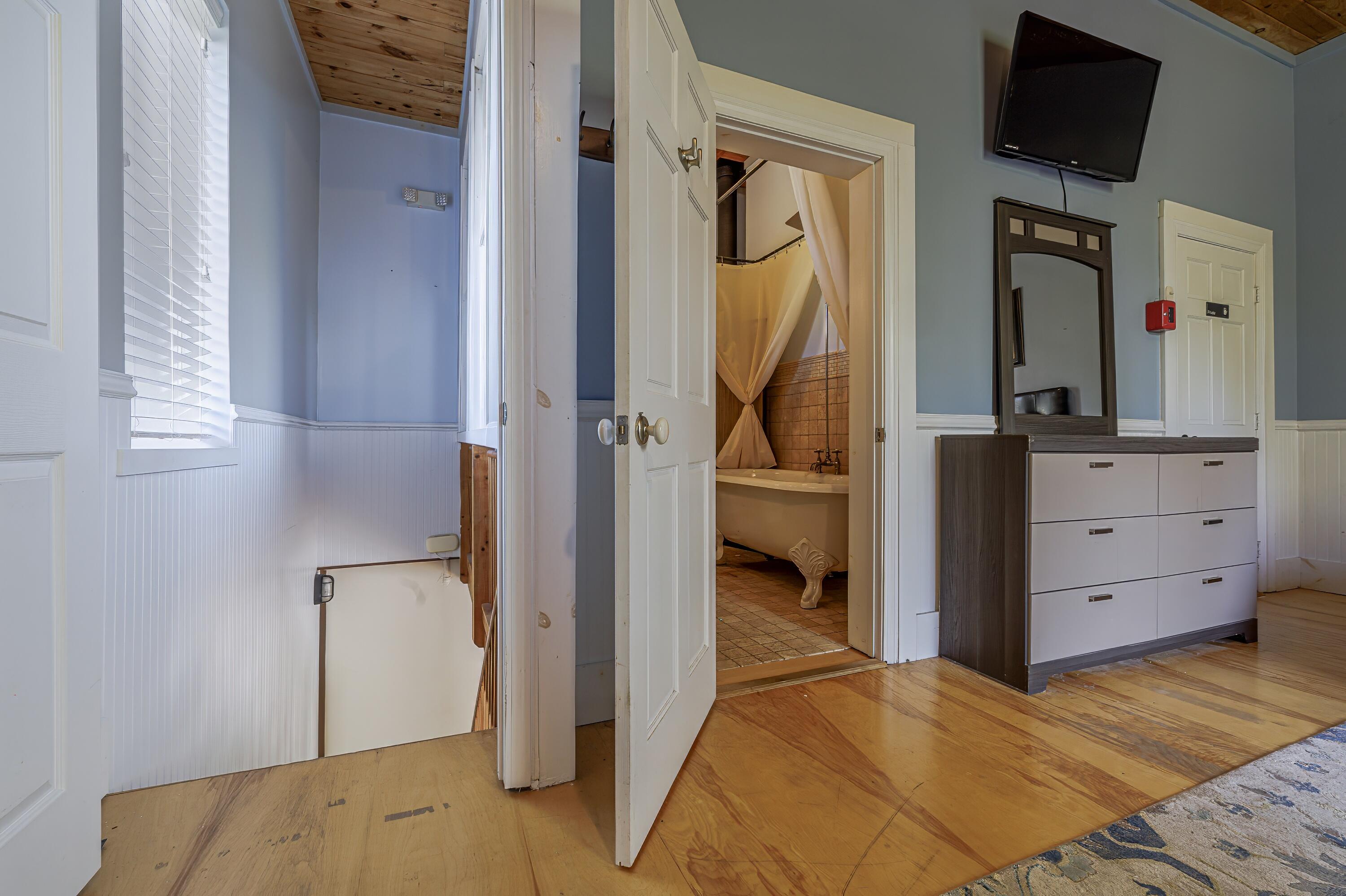 19 Naskeag Point Road Brooklin ME 04616