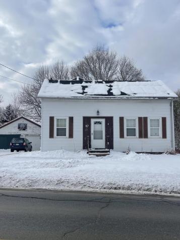 47 Enfield Road Lincoln ME 04457