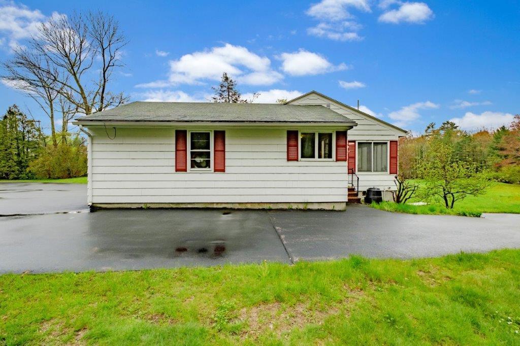 69 Falmouth Road Falmouth ME 04105