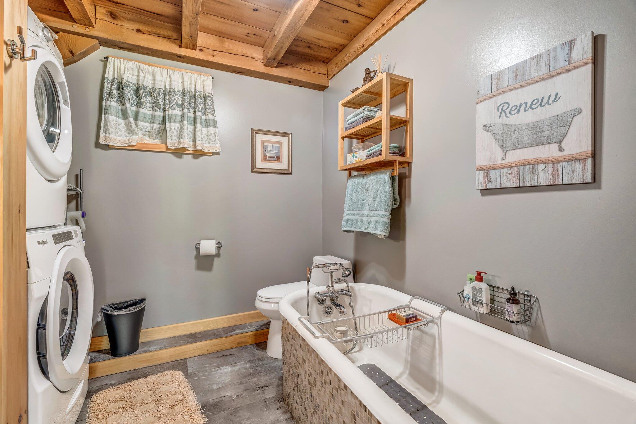 84 Dewmar Lane Union ME 04862