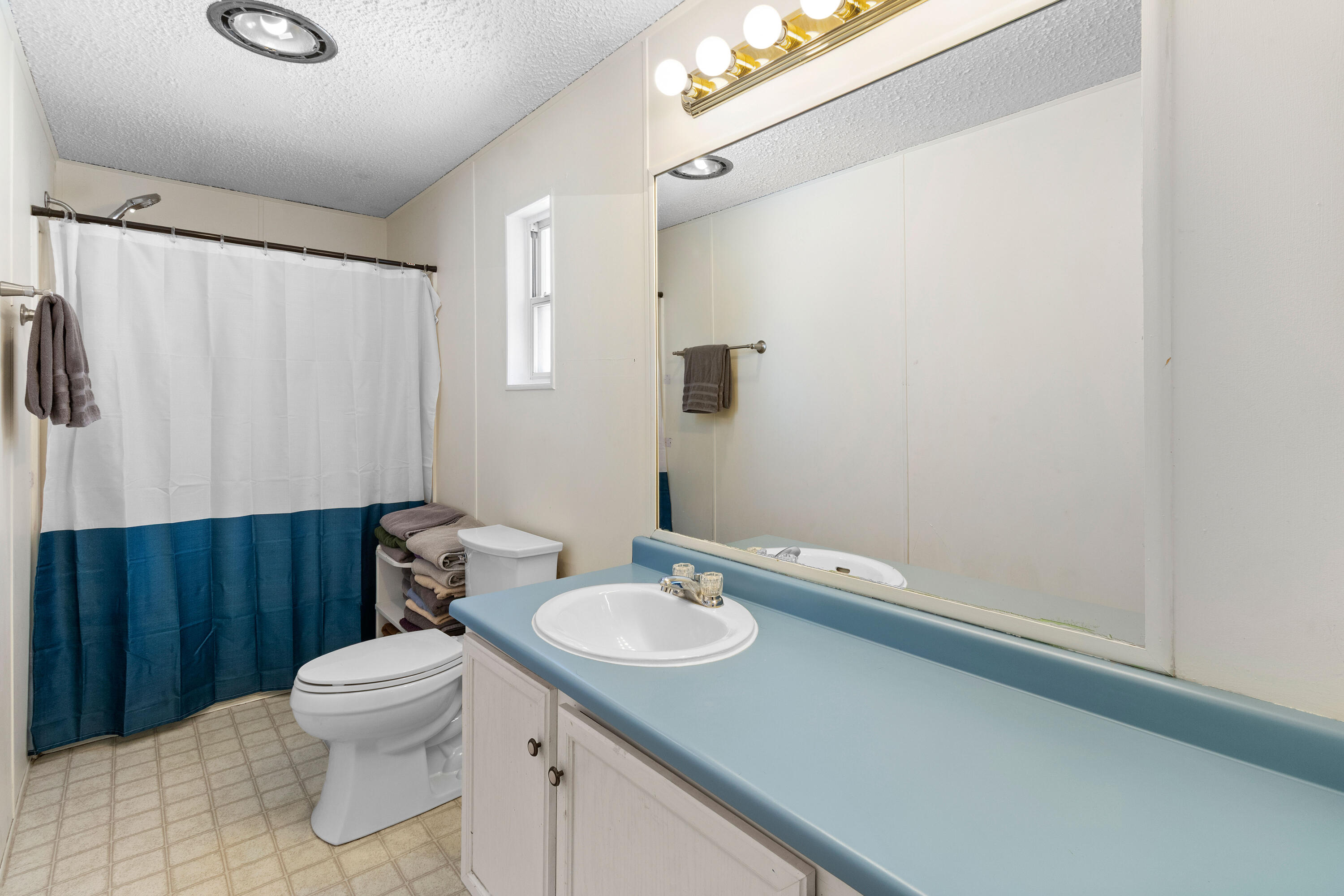 24 Lake View Terrace Rockland ME 04841