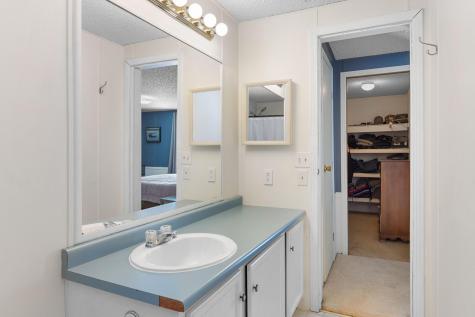 24 Lake View Terrace Rockland ME 04841