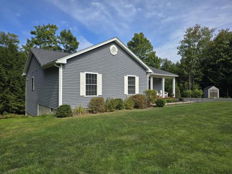 28 Amos Court Lewiston ME 04240