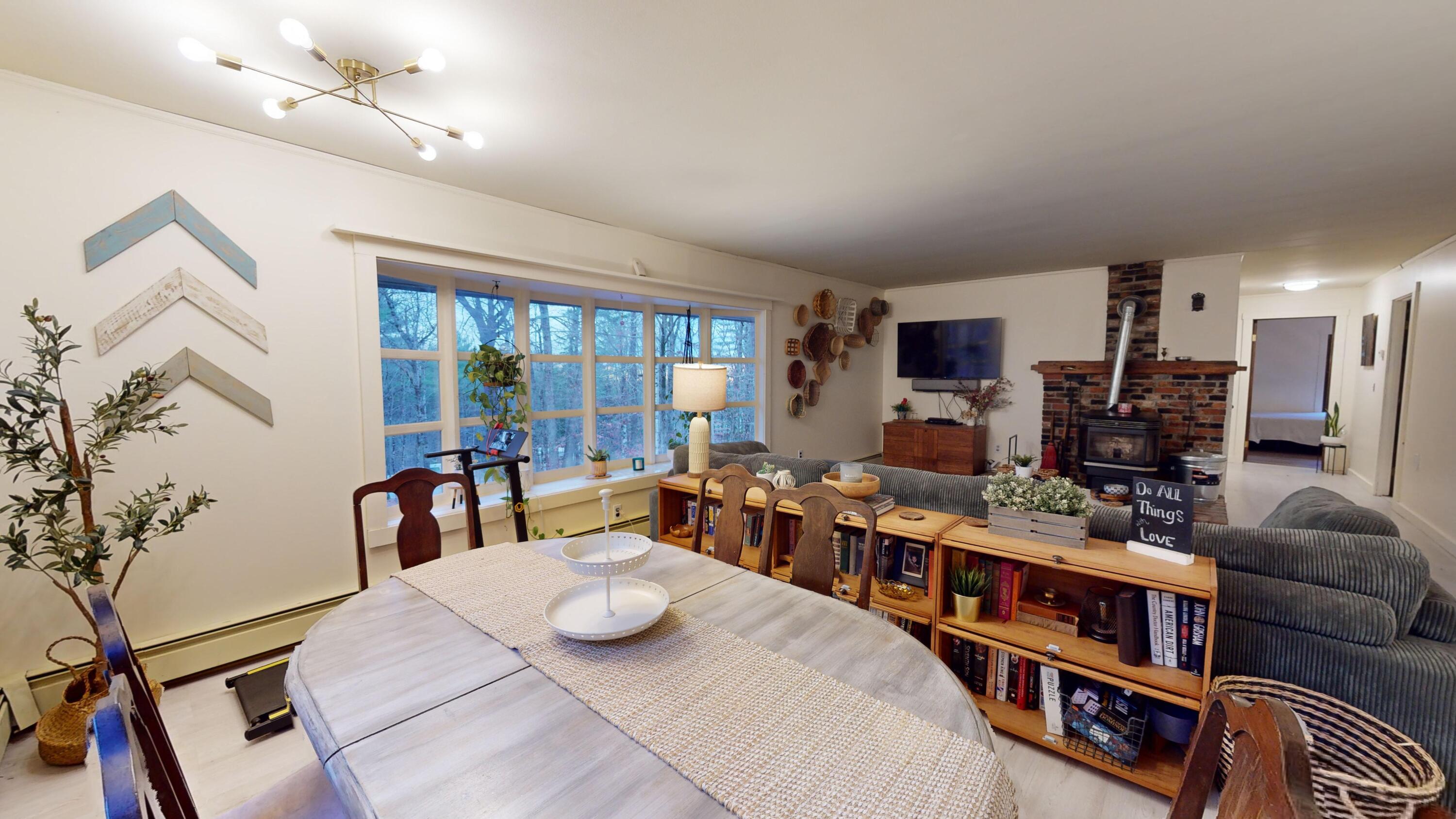 39 S Road Lee ME 04455