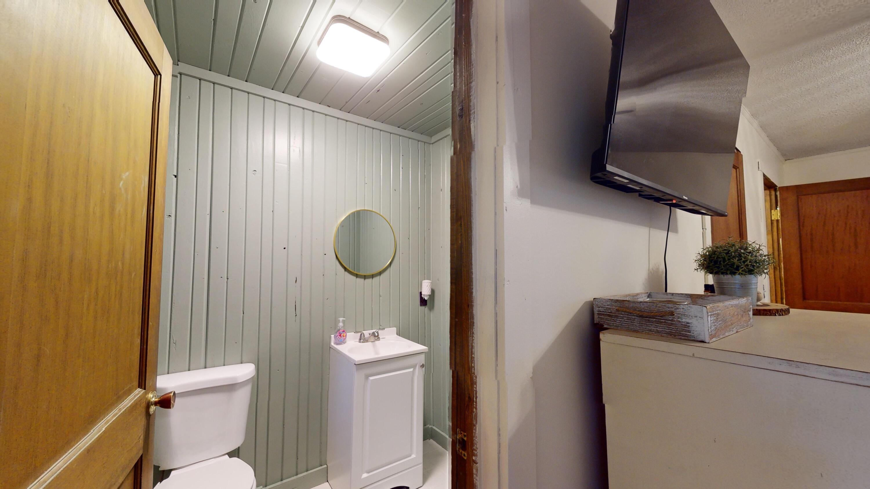 39 S Road Lee ME 04455