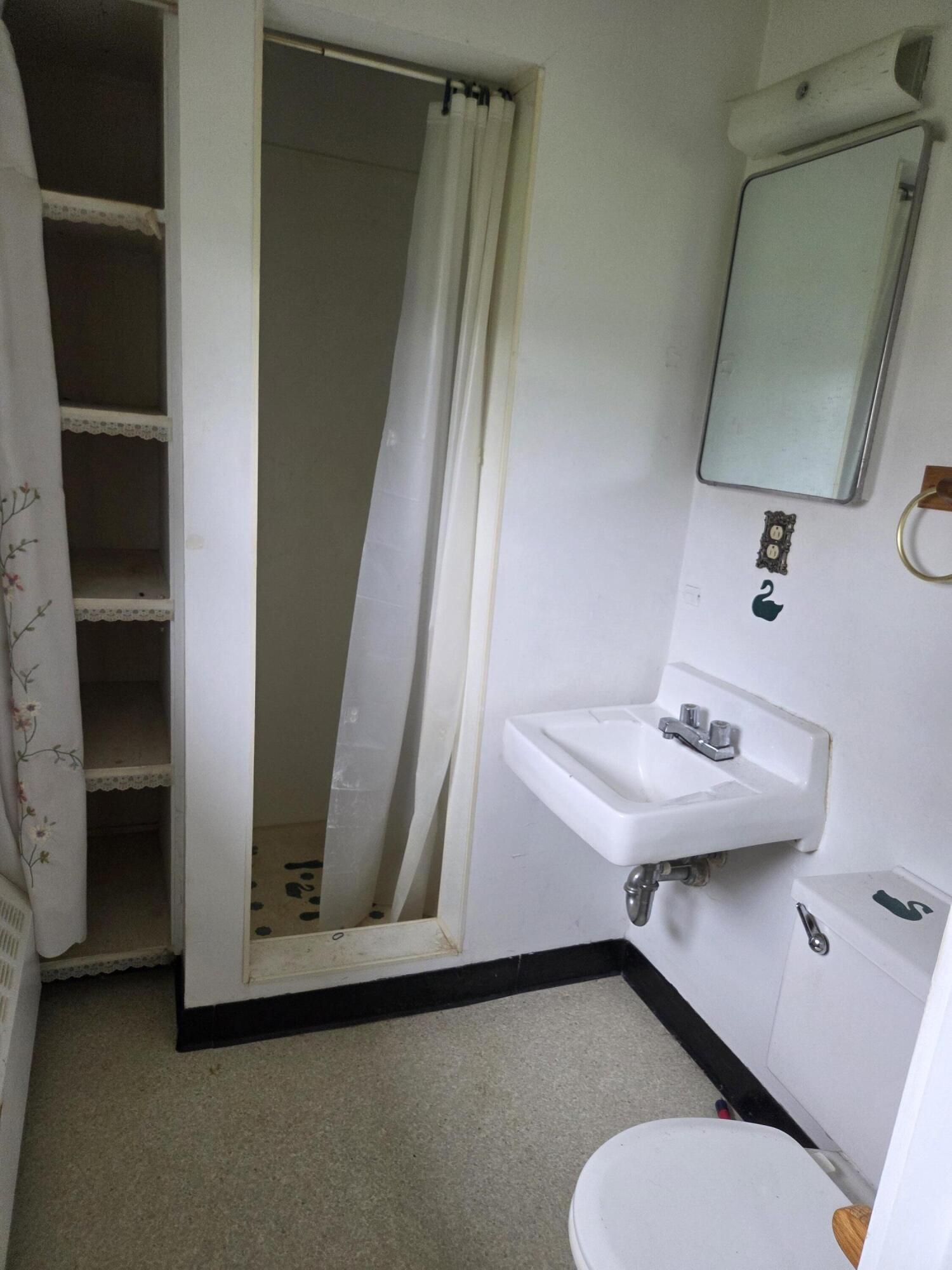 10 Maxwell Lane Bangor ME 04401