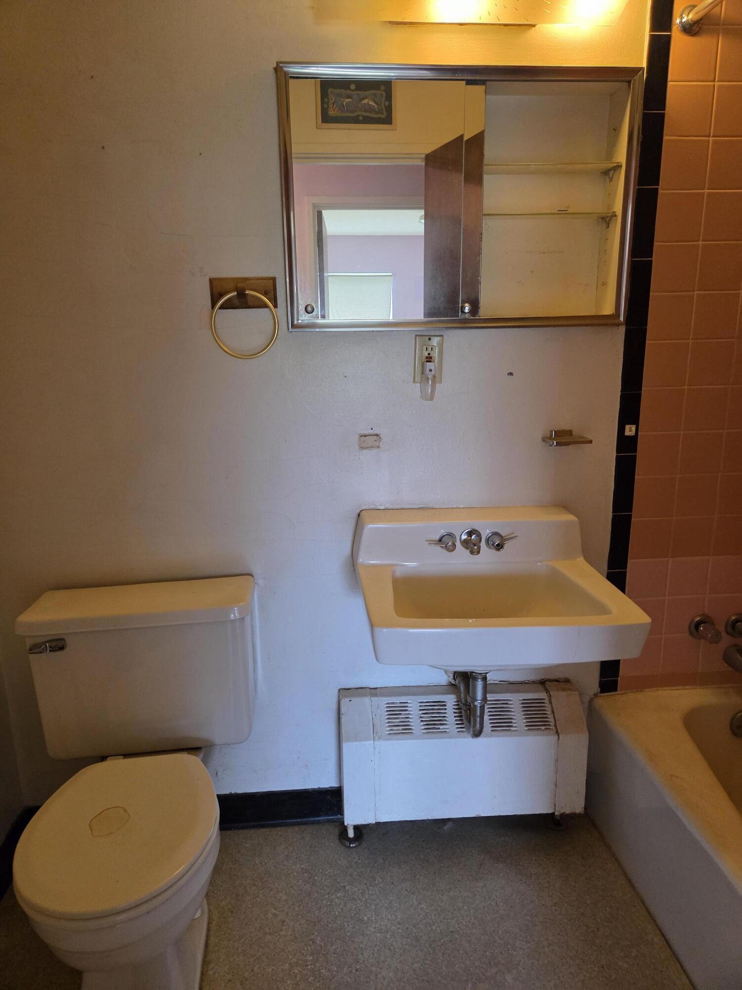 10 Maxwell Lane Bangor ME 04401