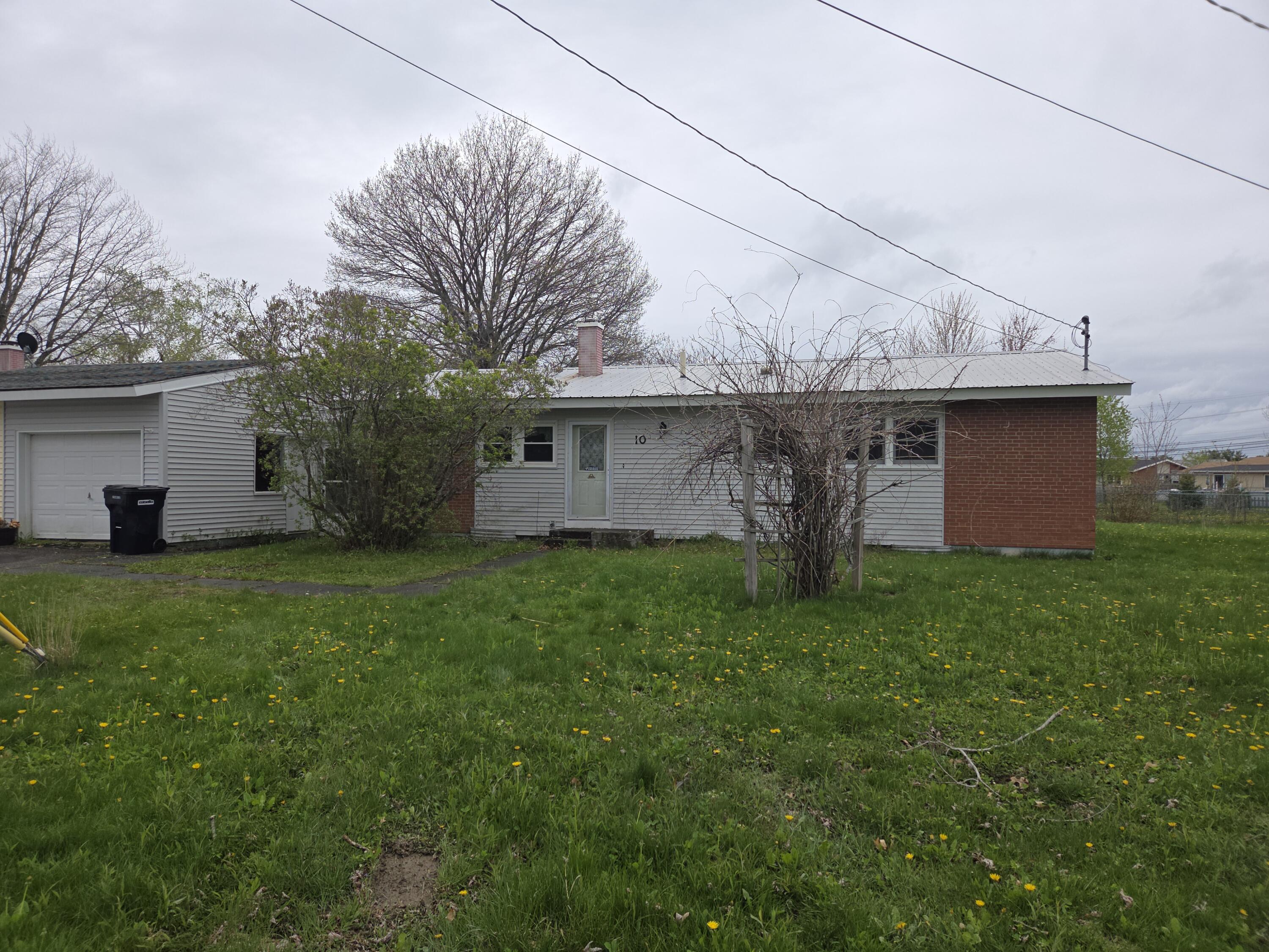 10 Maxwell Lane Bangor ME 04401