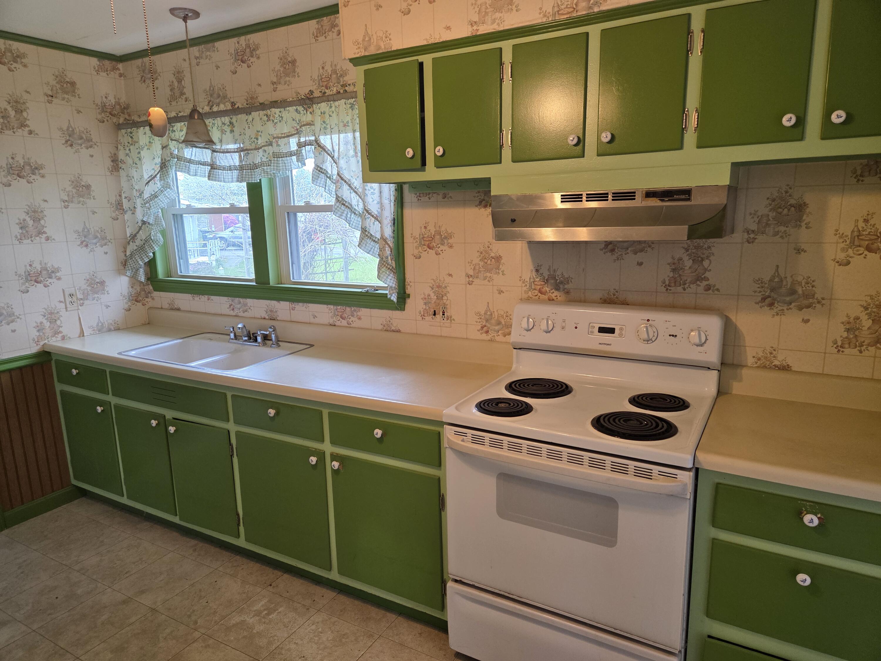 10 Maxwell Lane Bangor ME 04401