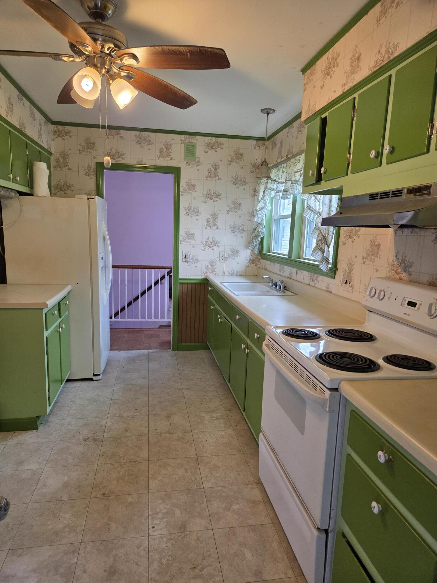 10 Maxwell Lane Bangor ME 04401