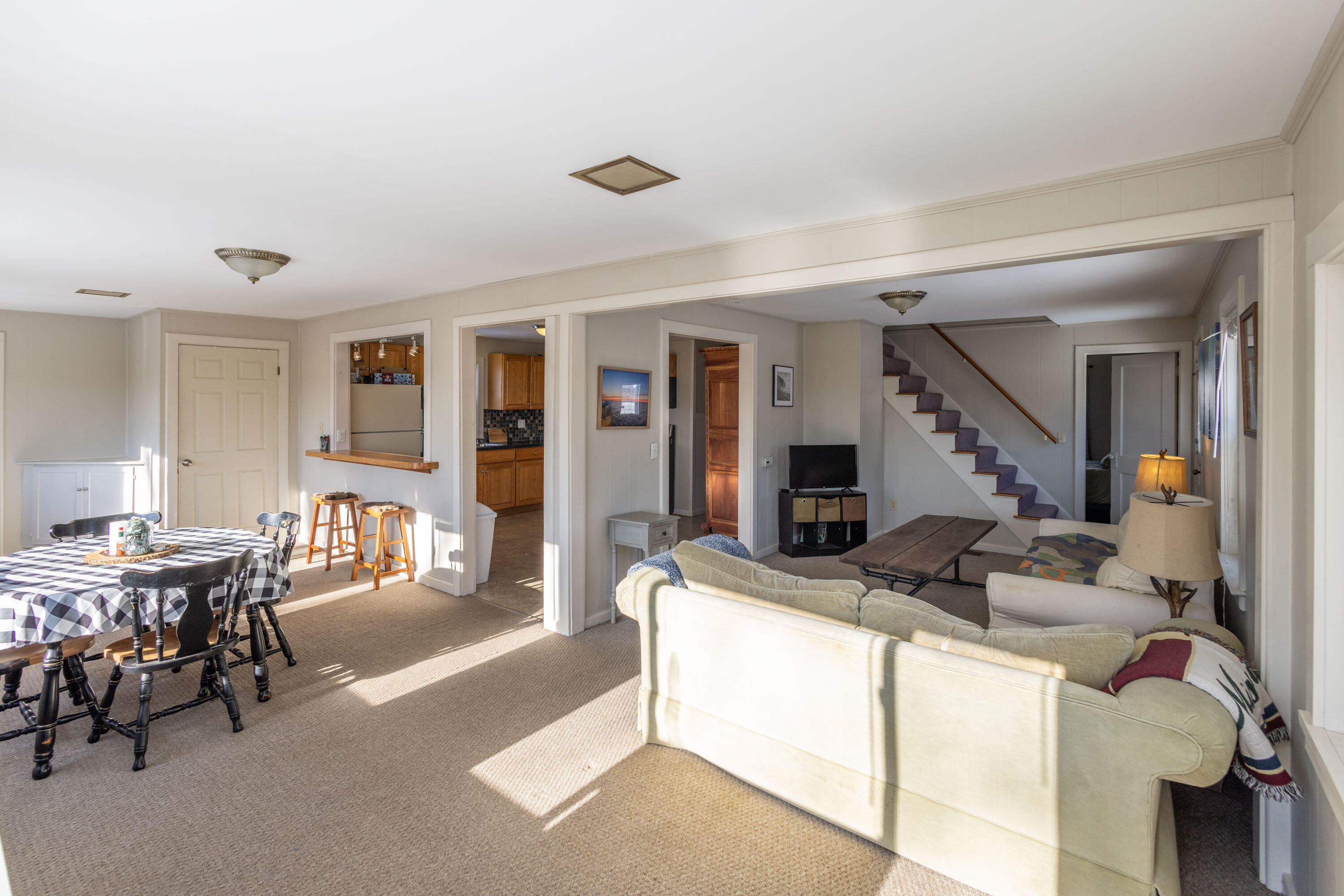 27 Lawrence Avenue Thomaston ME 04861