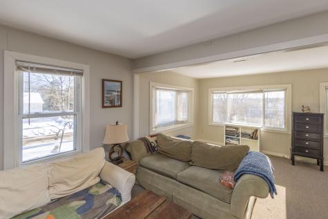 27 Lawrence Avenue Thomaston ME 04861