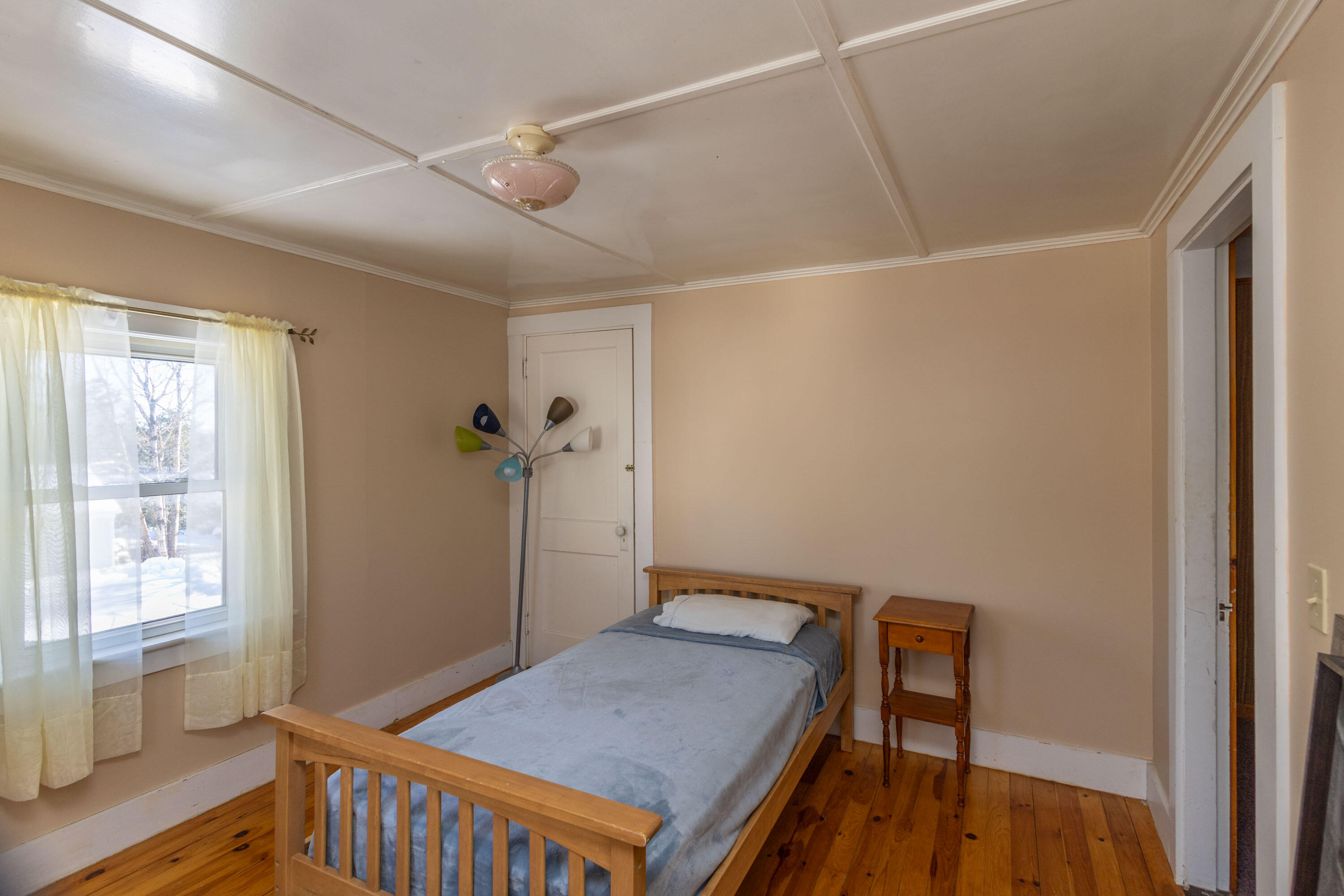 27 Lawrence Avenue Thomaston ME 04861