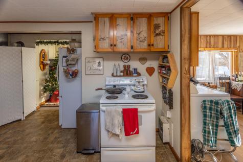 27 Lawrence Avenue Thomaston ME 04861