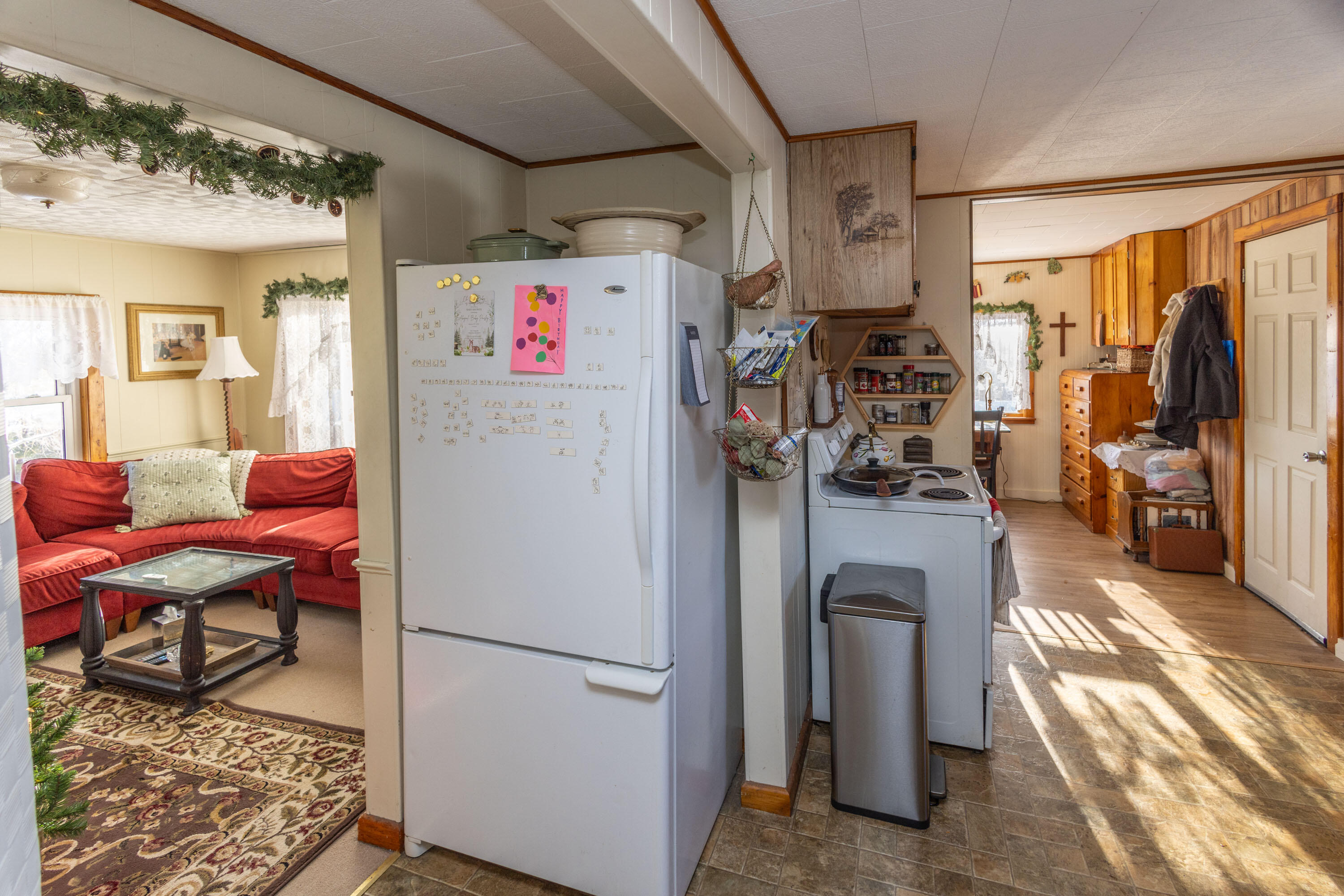 27 Lawrence Avenue Thomaston ME 04861