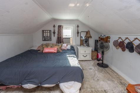 27 Lawrence Avenue Thomaston ME 04861