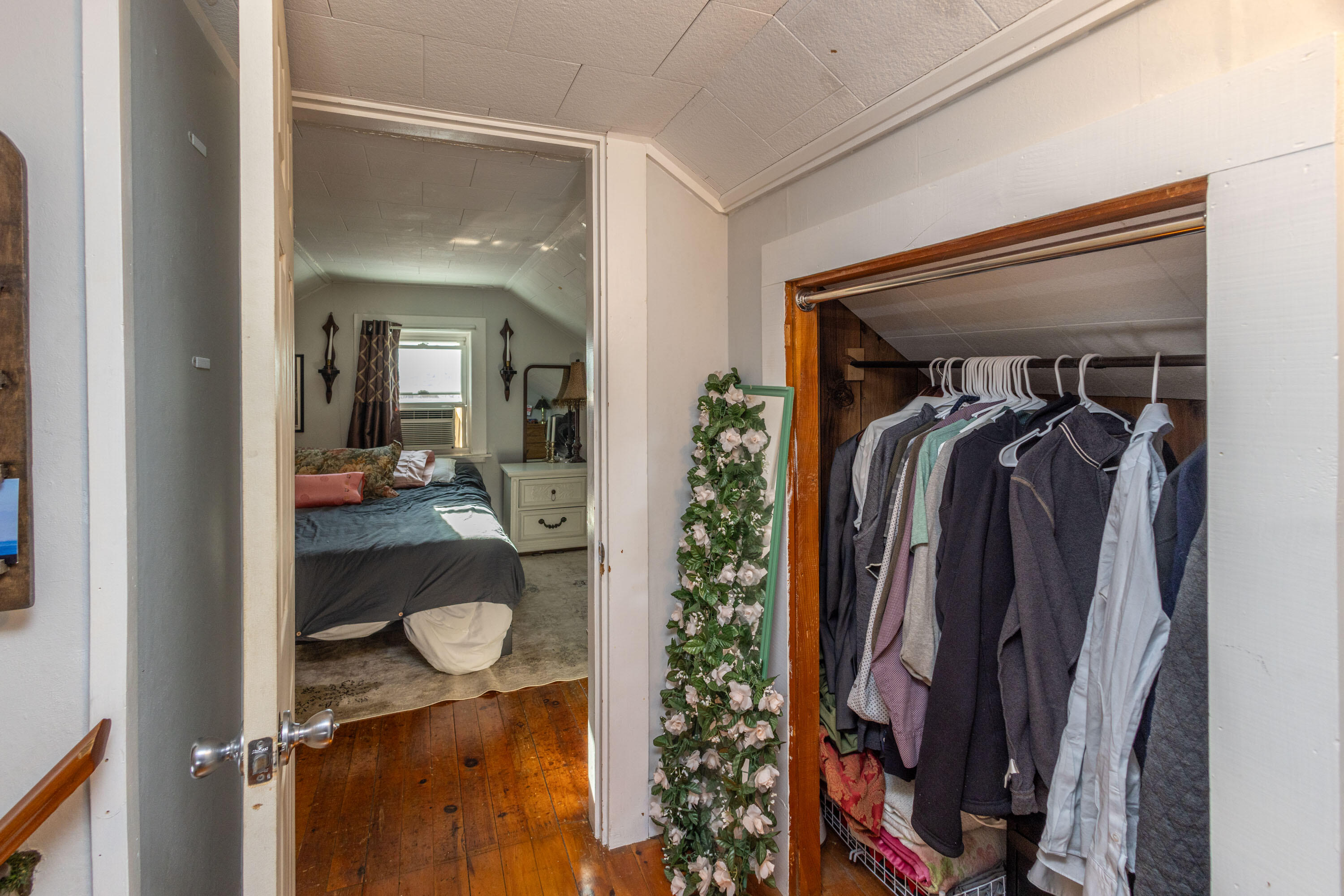 27 Lawrence Avenue Thomaston ME 04861