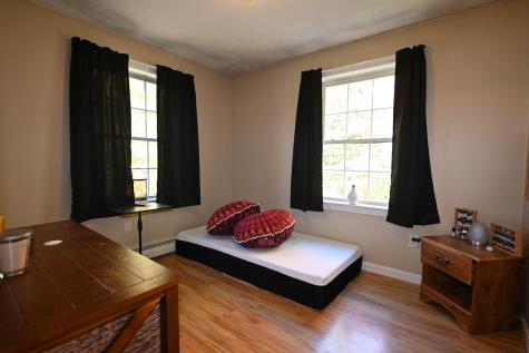 16 Easy Street Standish ME 04084