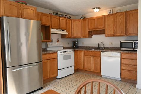 16 Easy Street Standish ME 04084