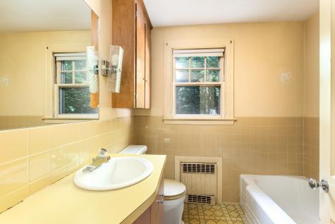 44 Johnson Road Falmouth ME 04105