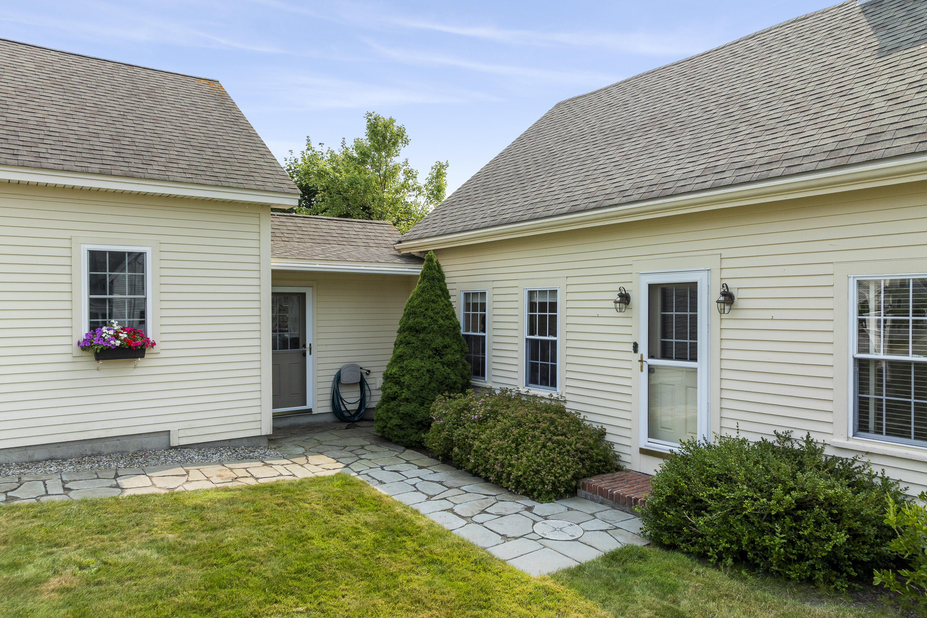 1 Fish Point Road Bristol ME 04554