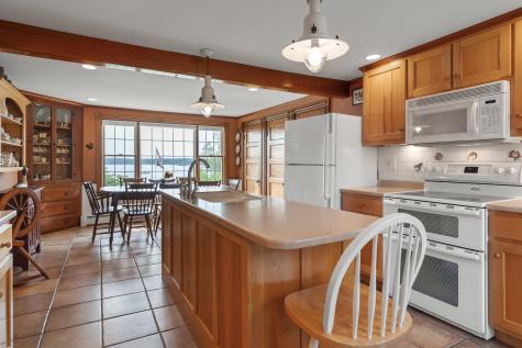 1 Fish Point Road Bristol ME 04554