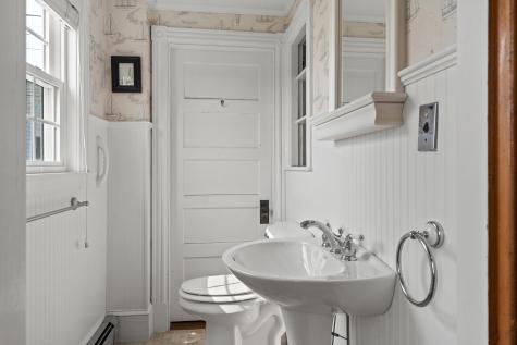 1 Fish Point Road Bristol ME 04554