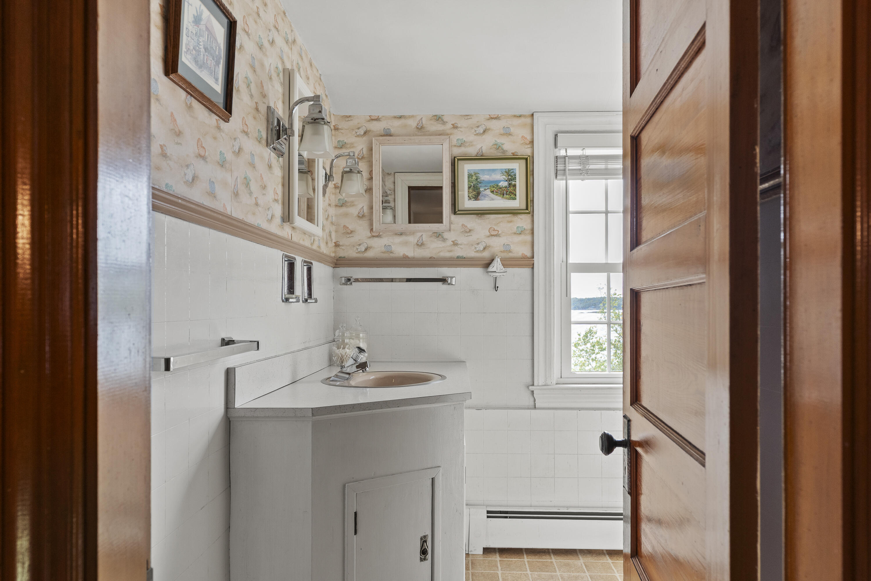 1 Fish Point Road Bristol ME 04554