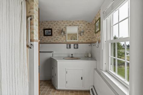 1 Fish Point Road Bristol ME 04554