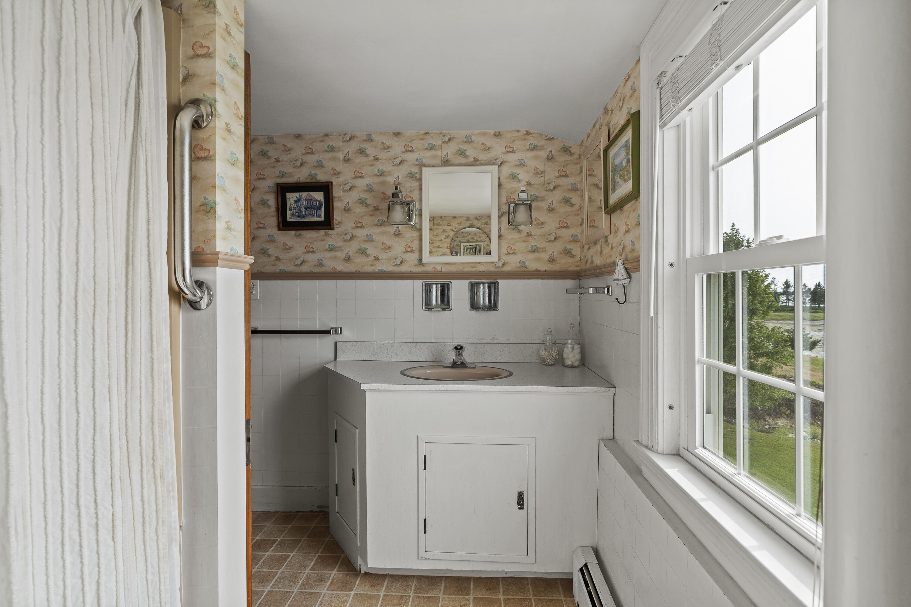 1 Fish Point Road Bristol ME 04554