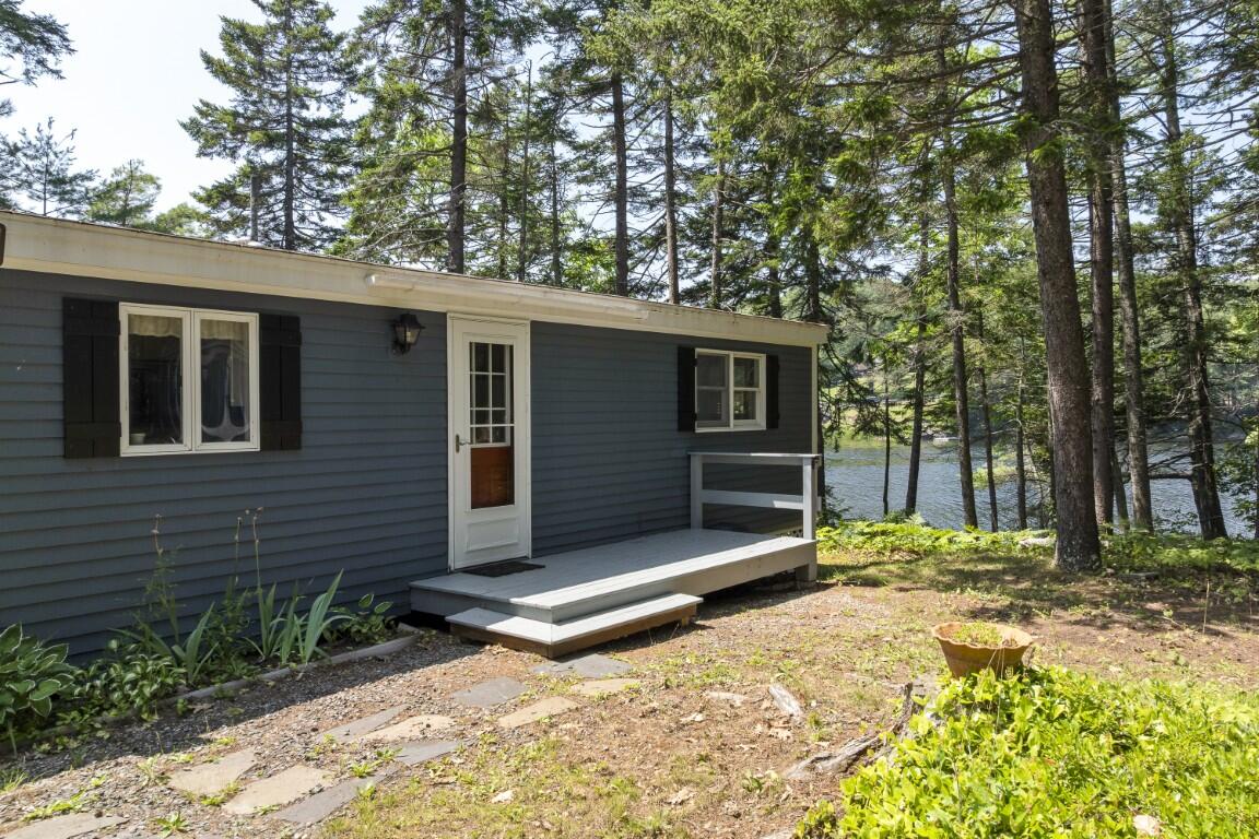 42 Wawenock Trail Boothbay Harbor ME 04538
