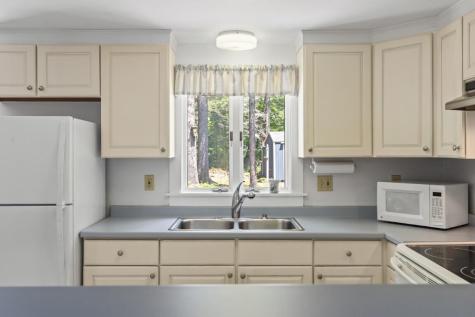 42 Wawenock Trail Boothbay Harbor ME 04538