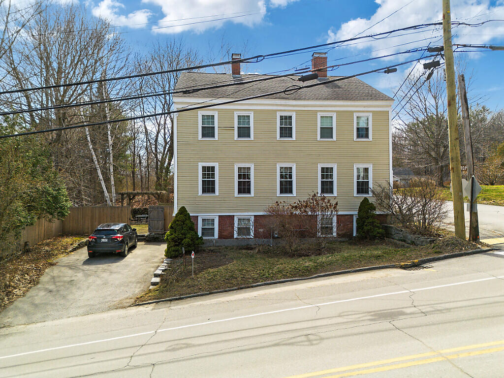 2 Warren Street Hallowell ME 04347