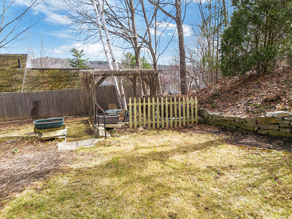 2 Warren Street Hallowell ME 04347