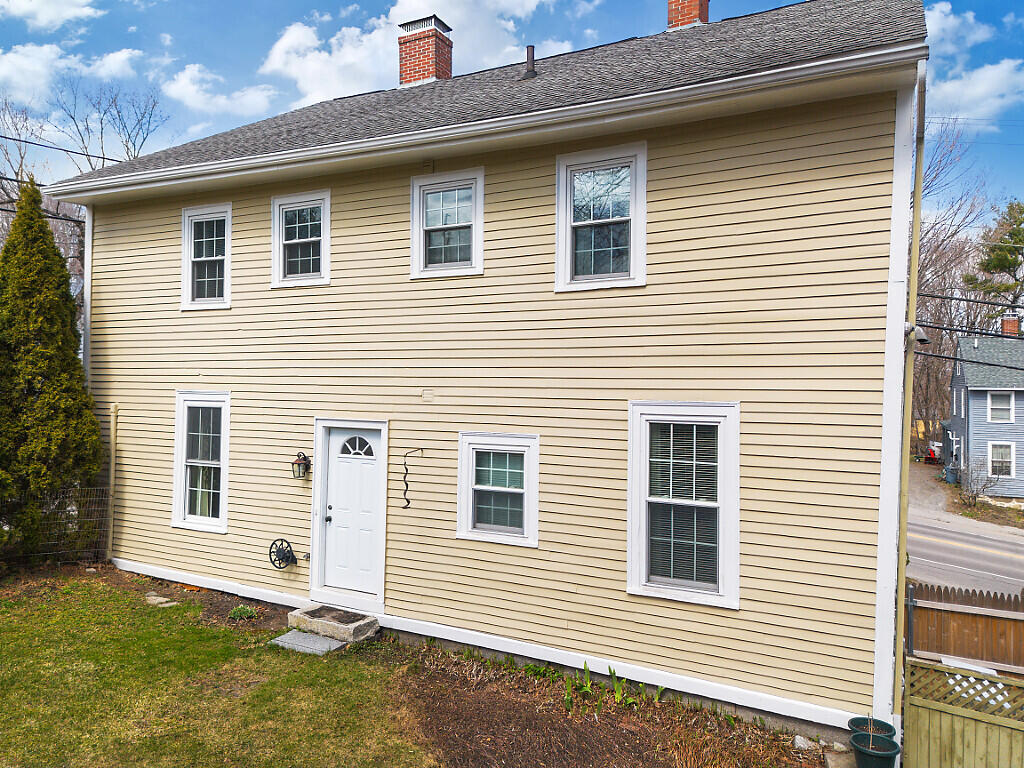 2 Warren Street Hallowell ME 04347