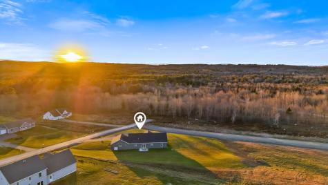 21 Mia Ridge Sidney ME 04330