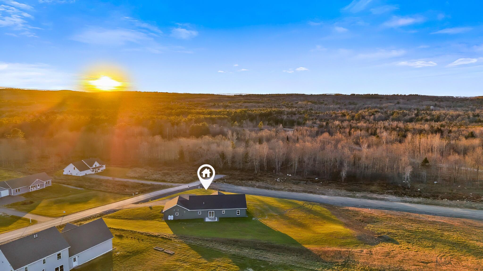 21 Mia Ridge Sidney ME 04330