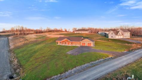 21 Mia Ridge Sidney ME 04330