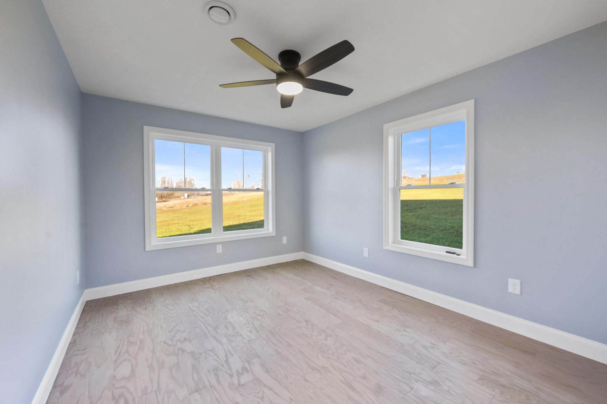 21 Mia Ridge Sidney ME 04330