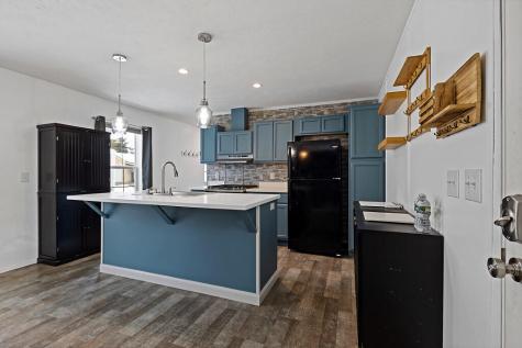 5 Holiday Lane Standish ME 04084