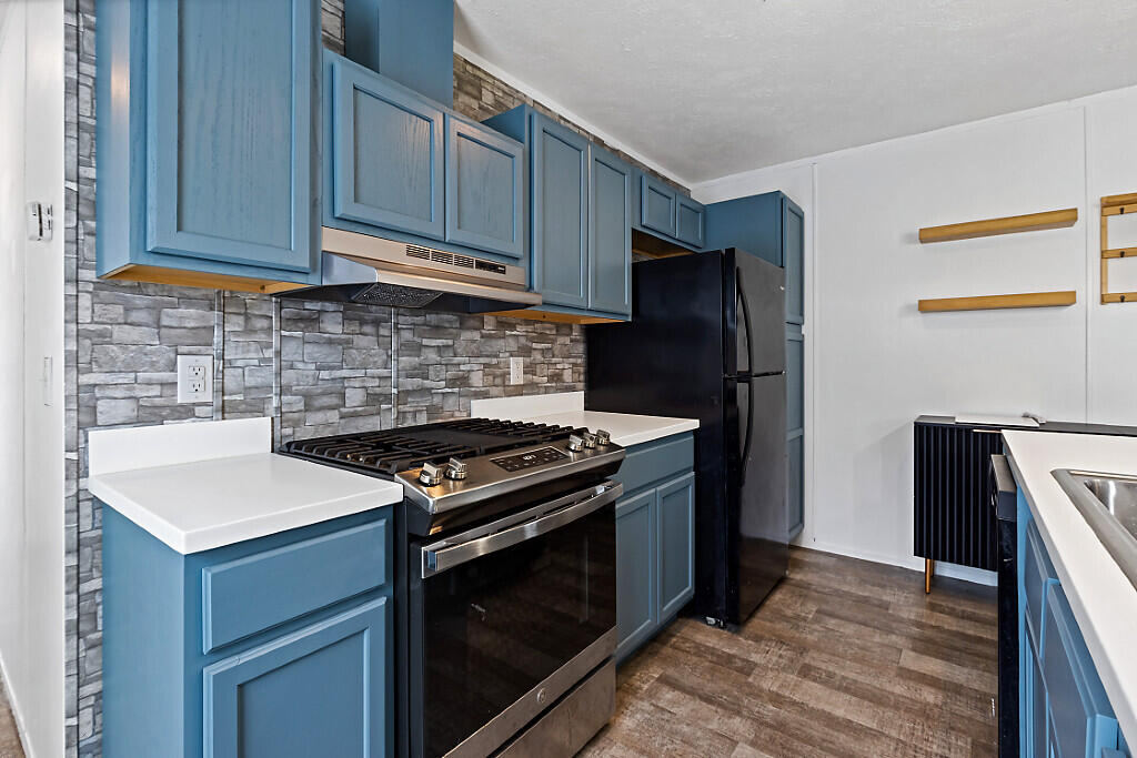 5 Holiday Lane Standish ME 04084