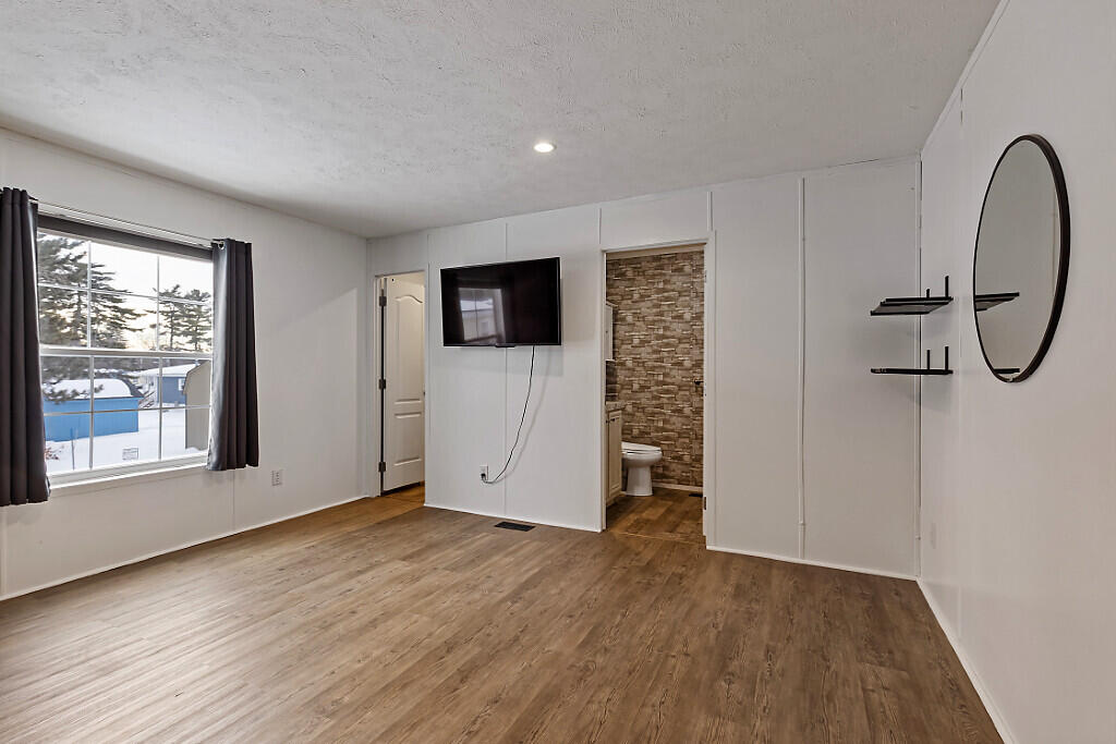 5 Holiday Lane Standish ME 04084