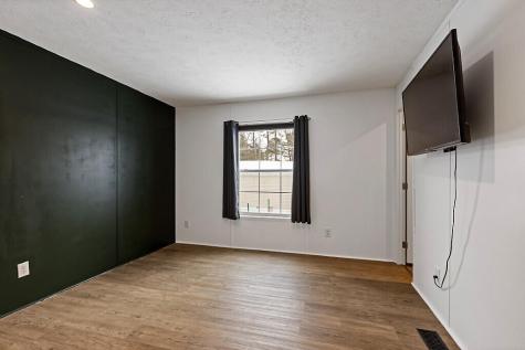 5 Holiday Lane Standish ME 04084