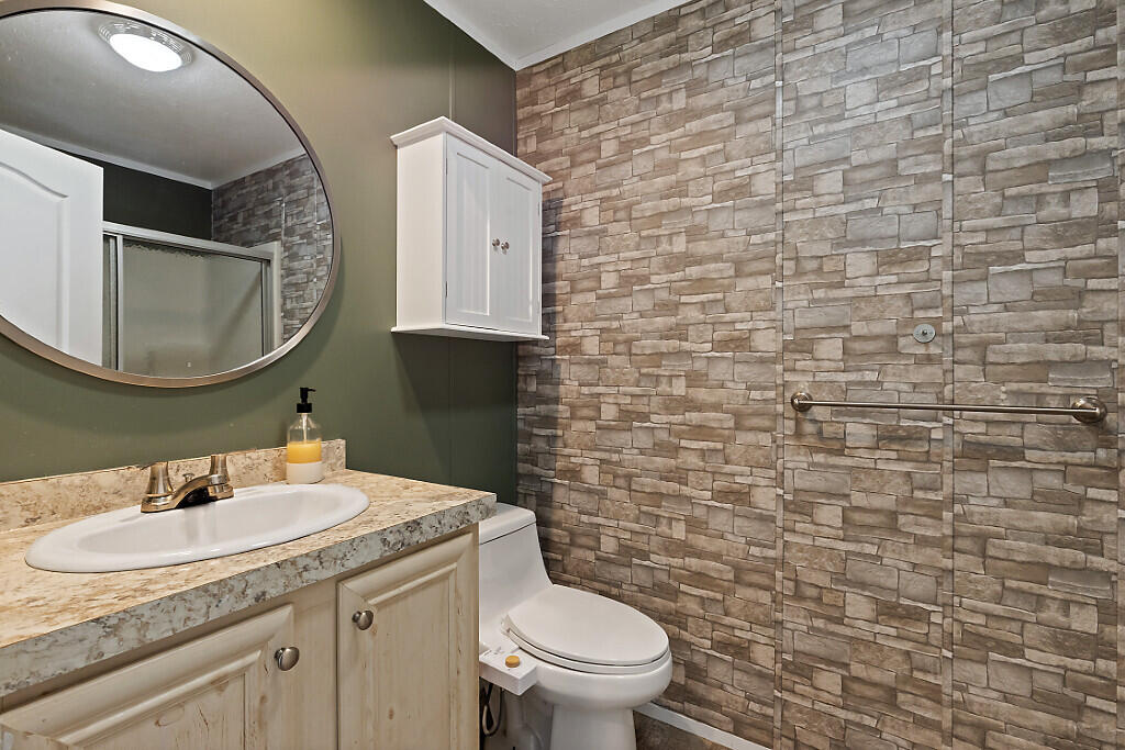 5 Holiday Lane Standish ME 04084