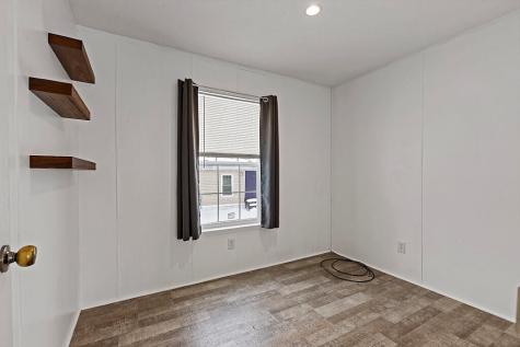 5 Holiday Lane Standish ME 04084