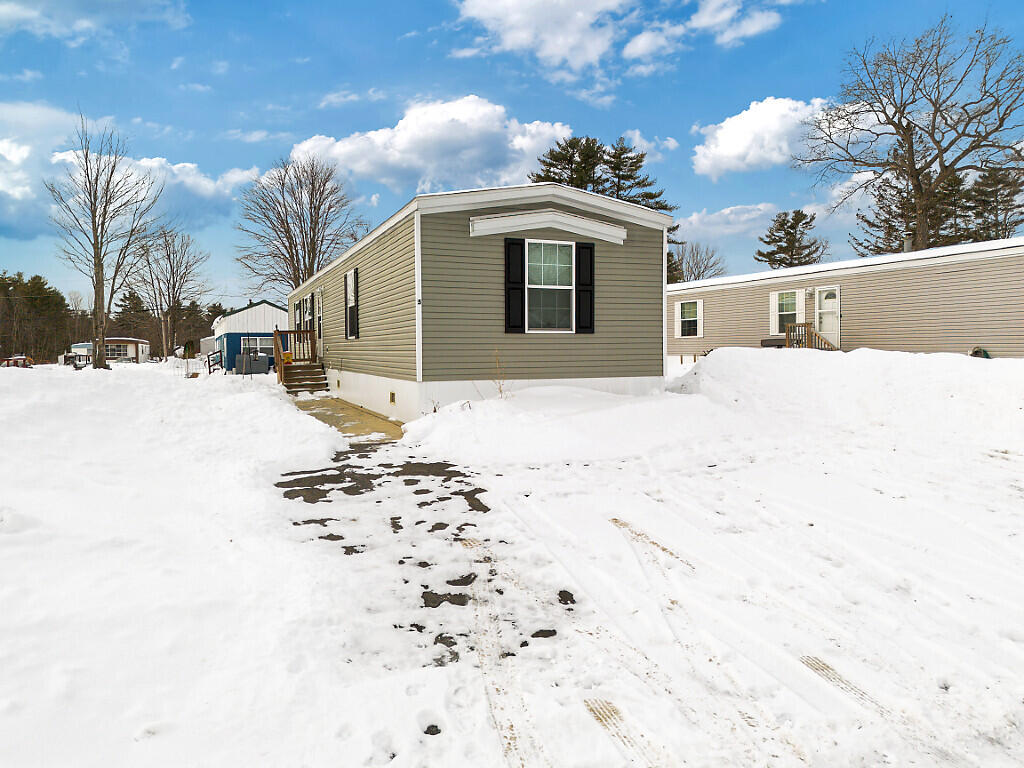 5 Holiday Lane Standish ME 04084