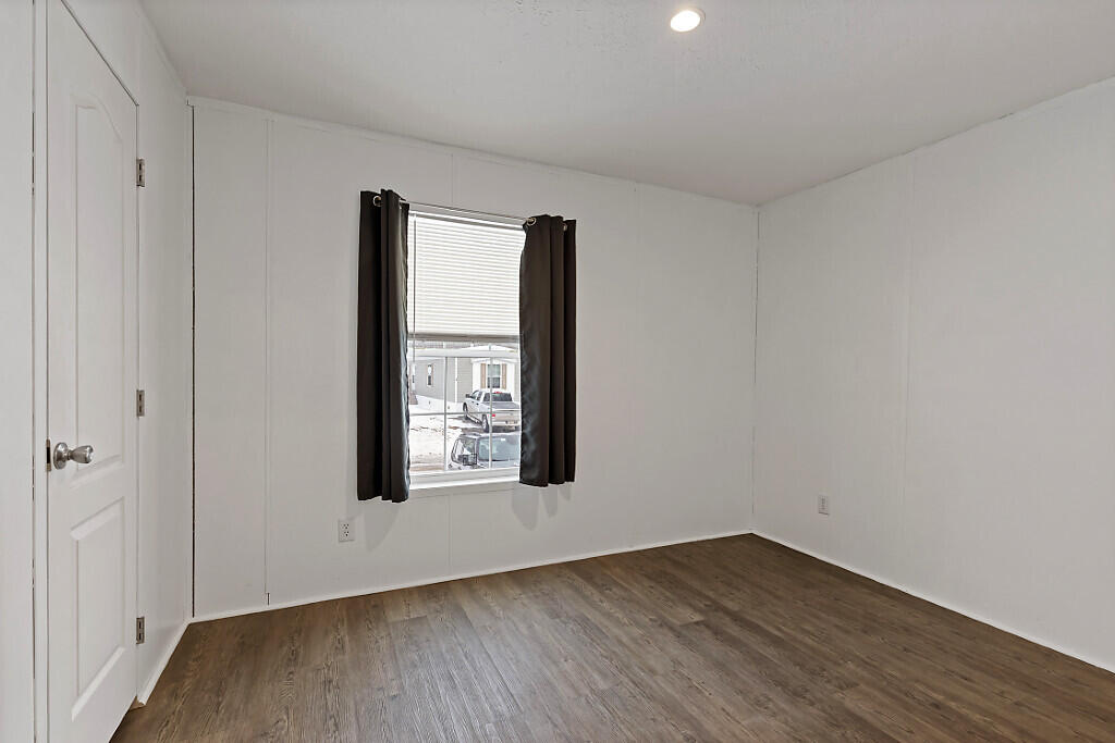 5 Holiday Lane Standish ME 04084