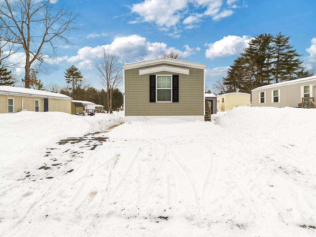 5 Holiday Lane Standish ME 04084